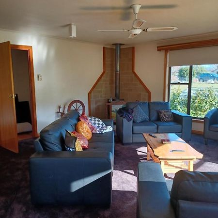 The Tigers Lair Accomadation Villa Mole Creek Exterior foto